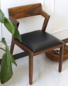 피에르 솔리드우드 나무 의자