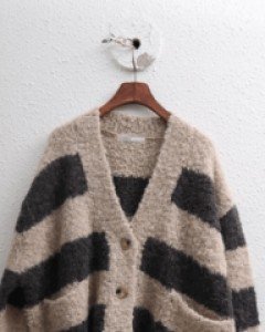 Pony knit cardigan-soft