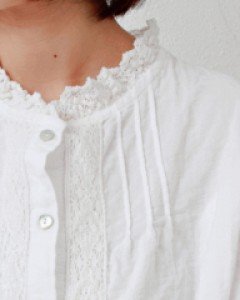 Round lace blouse - 2Color