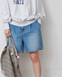 wrinkled jeans shorts