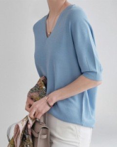 Aria V-neck knitwear