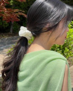 Pearl hair scrunchie