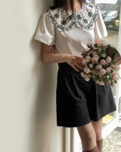 Punching Lace Collar Short-Sleeved T-Shirt