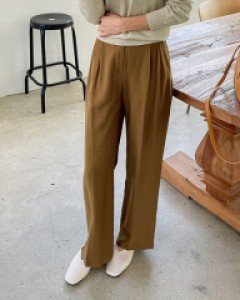 Yuki Flapping Two Pintuck Slacks