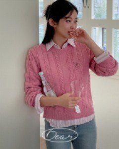 [Dear Short Women] Twisted embroidery round knitwear