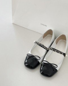 Mumu chain flat shoes