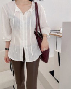 Slim cotton blouse