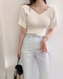 Roomy v-neck knit