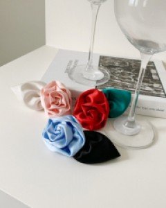 Roserose brooch （Shipping after August 28th ）