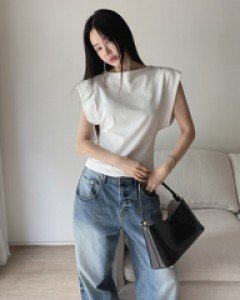 Square shoulder top