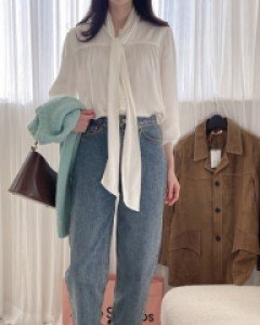 Scarf shirring blouse