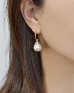 Dana Pearl Drop Earrings