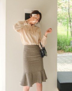 [EVELLET] Lonian Shirring Ribbon Blouse