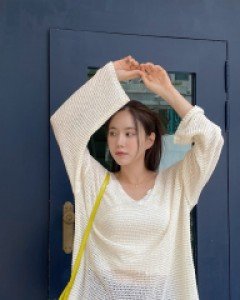 Find D V-neck Knit