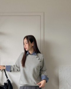 [EVELLET] Yujia Semi-Open Sweatshirt