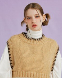 One and Only Handmade Crop Vest ( Beige )