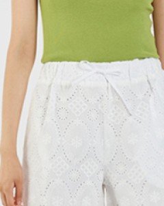 favorite eyelet shorts (1 color)