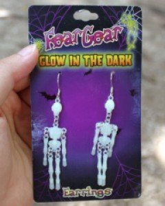 glow in the dark -earrings