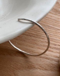 mia silver bangle