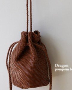 D pompom bag