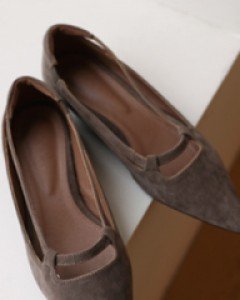 Line suede flat