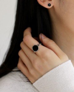 onyx ring