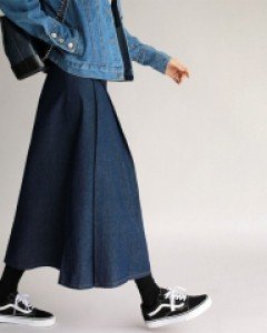 Pintuck denim skirt