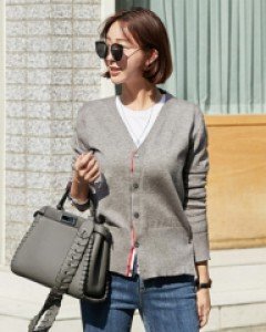 button color point cardigan