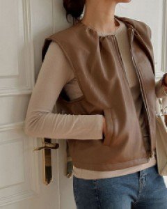 Neck shirring leather vest